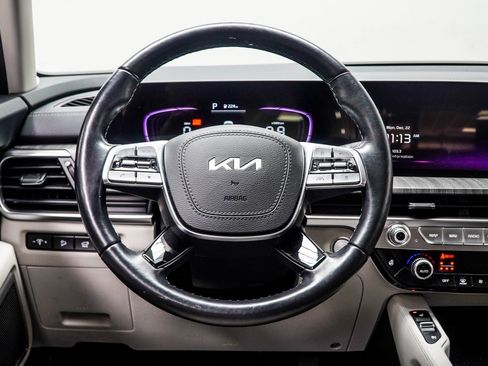 Used 2024 Kia Telluride EX w/ EX Captain's Chair Package image 15