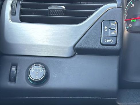 Used 2017 GMC Yukon SLT image 28