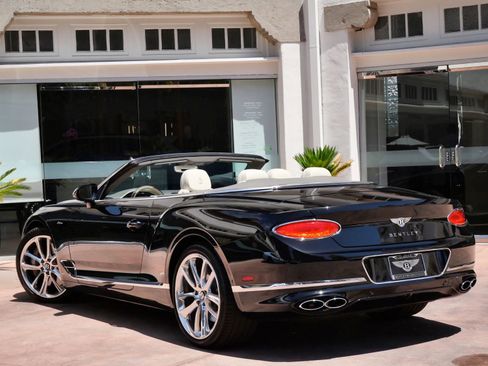Used 2023 Bentley Continental GT Azure AWD/4WD image 3