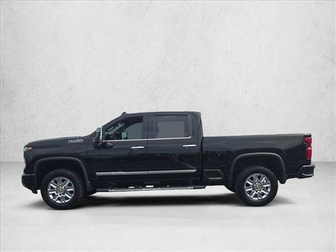 Used 2024 Chevrolet Silverado 2500 High Country AWD/4WD image 9
