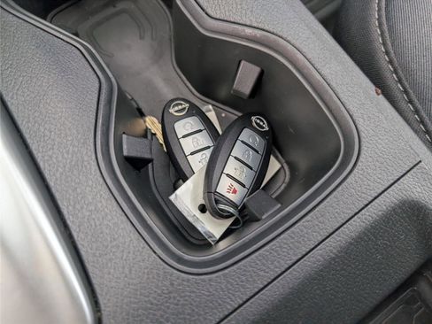 Used 2025 Nissan Frontier SV w/ SV Convenience Package image 20