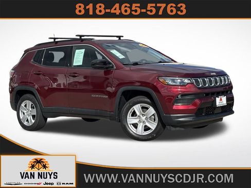 Used 2022 Jeep Compass Latitude w/ Sun and Sound Group image 1