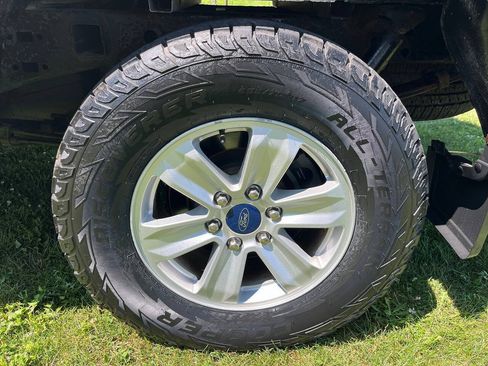 Used 2016 Ford F150 XLT w/ Trailer Tow Package AWD/4WD image 4