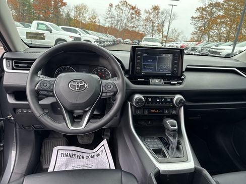 Used 2022 Toyota RAV4 XLE Premium image 20