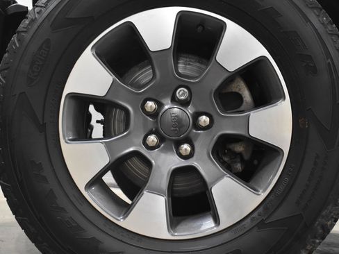 Used 2023 Jeep Wrangler Unlimited Sahara w/ LED Lighting Group AWD/4WD image 32