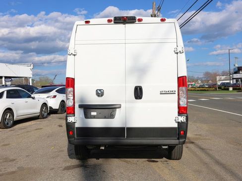 Used 2024 RAM ProMaster 2500 w/ Convenience Group FWD image 4
