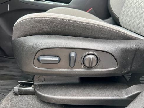 Used 2024 Chevrolet Equinox LT image 9