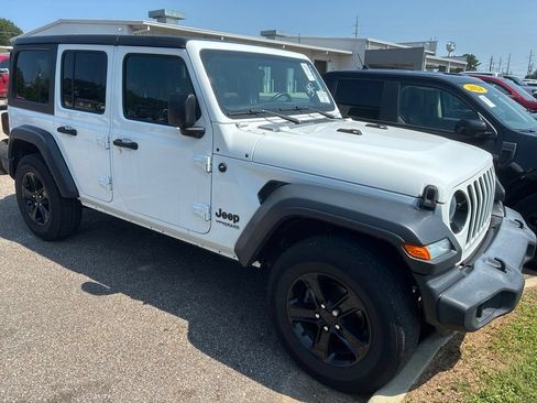 Used 2019 Jeep Wrangler Unlimited Sport AWD/4WD image 2