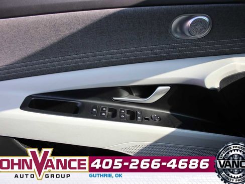 Used 2024 Hyundai Elantra Limited image 28