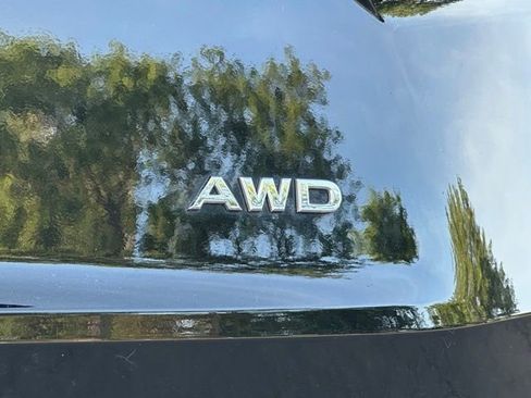 Used 2023 Nissan Rogue S AWD/4WD image 14