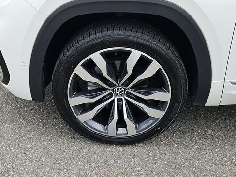 Used 2023 Volkswagen Atlas Cross Sport SEL Premium R-Line AWD/4WD image 7