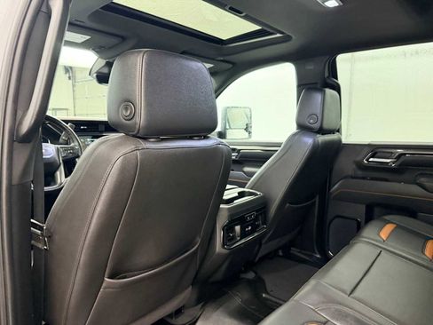 Used 2025 GMC Sierra 3500 AT4 w/ AT4 Premium Plus Package image 21