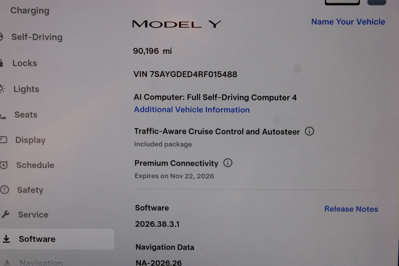 Used 2024 Tesla Model Y 2WD image 29