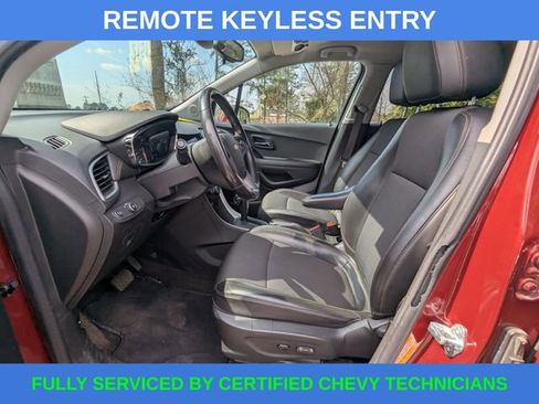 Used 2022 Chevrolet Trax LT w/ Driver Confidence Package image 13