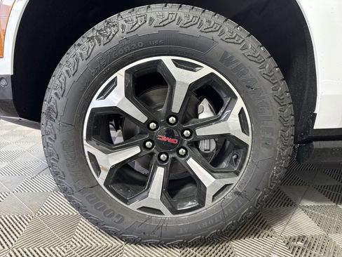 New 2026 GMC Yukon AT4 w/ AT4 Premium Plus Package image 12