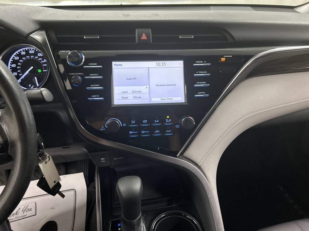 Used 2018 Toyota Camry LE FWD image 18