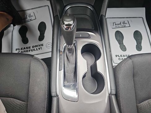 Used 2017 Chevrolet Malibu LT image 33