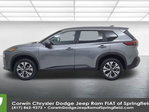 Used 2023 Nissan Rogue SV image 9
