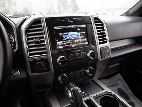 Used 2015 Ford F150 Lariat w/ Equipment Group 502A Luxury image 15