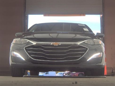 Used 2023 Chevrolet Malibu LT image 2