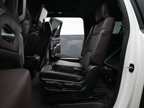 Used 2023 Cadillac Escalade ESV Sport Platinum w/ LPO, ONYX Package image 11