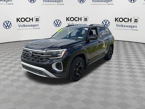 Certified 2026 Volkswagen Atlas Peak Edition AWD/4WD image 3