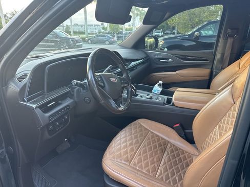 Used 2021 Cadillac Escalade ESV Sport w/ Driver Assist Tech Package AWD/4WD image 3