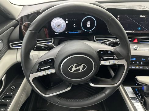 Used 2025 Hyundai Elantra Limited FWD image 24