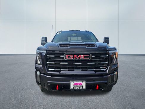 Used 2024 GMC Sierra 3500 AT4 w/ AT4 Premium Plus Package AWD/4WD image 10