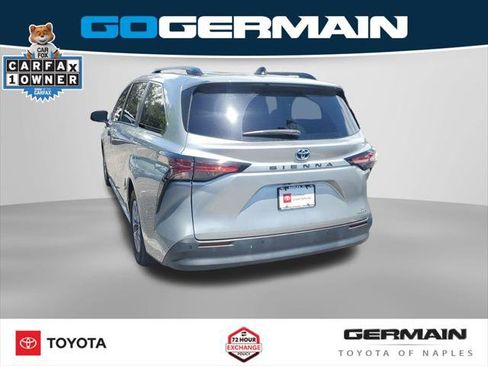 Certified 2021 Toyota Sienna XLE FWD image 11