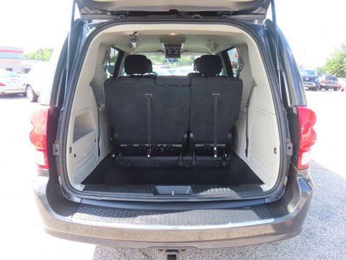 Used 2016 Dodge Grand Caravan SXT w/ Quick Order Package 29G SXT FWD image 14