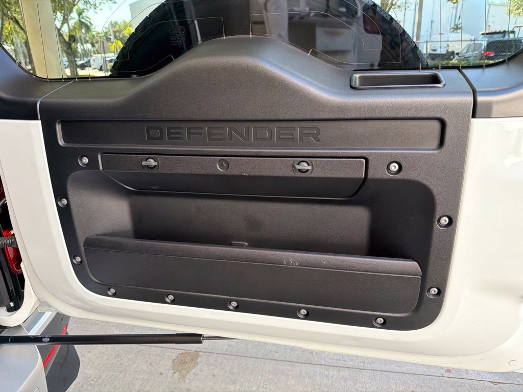Used 2023 Land Rover Defender 110 S AWD/4WD image 40