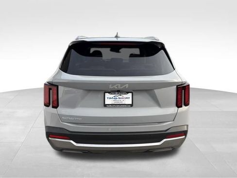 Used 2025 Kia Sorento S w/ Panoramic Sunroof Package image 10
