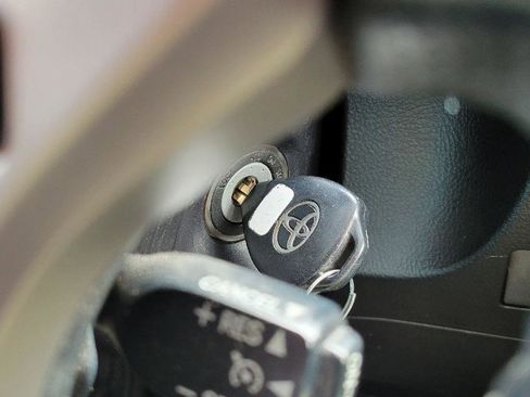 Used 2018 Toyota 4Runner SR5 image 16