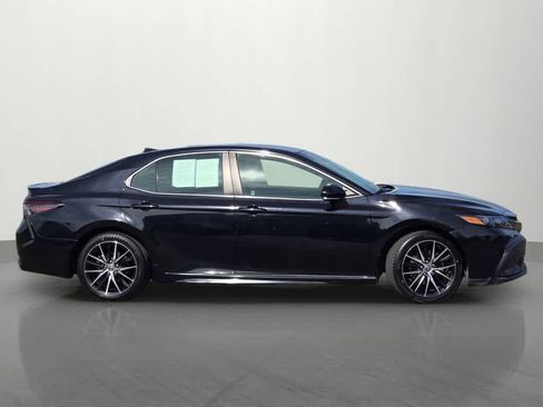 Used 2024 Toyota Camry SE FWD image 7