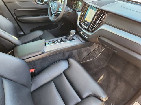 Used 2019 Volvo XC60 T5 Inscription w/ Protection Package Premier image 17