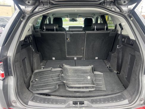 Used 2017 Land Rover Discovery Sport SE image 15