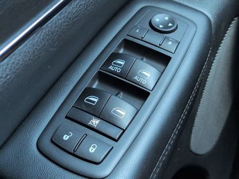 Used 2018 Jeep Grand Cherokee Limited AWD/4WD image 25