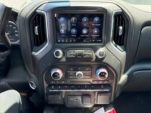 Used 2022 GMC Sierra 2500 AT4 w/ AT4 Premium Plus Package AWD/4WD image 8