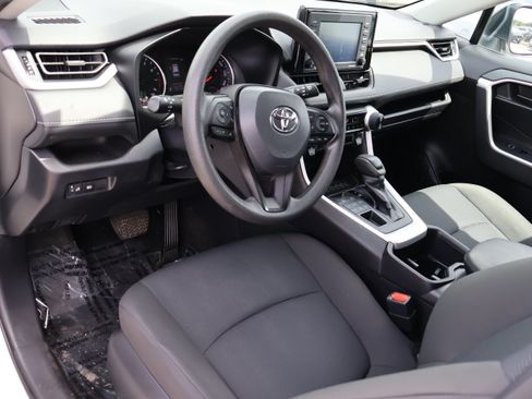 Used 2022 Toyota RAV4 LE w/ Carpet Mat Package (TMS) AWD/4WD image 19