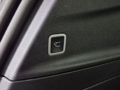 New 2026 Chrysler Pacifica Limited image 11