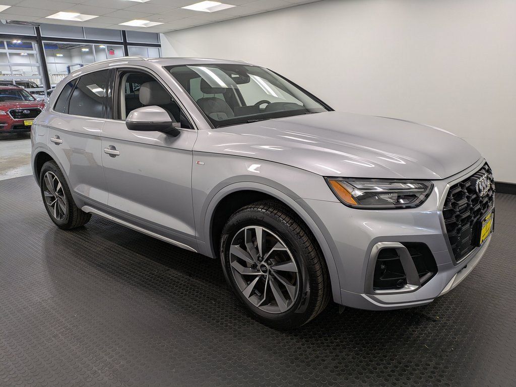 Used 2022 Audi Q5 2.0T Premium Plus w/ Premium Plus Package AWD/4WD image 3