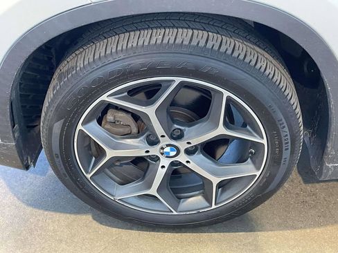 Used 2016 BMW X1 xDrive28i AWD/4WD image 11