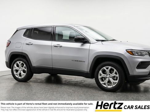 Used 2025 Jeep Compass Latitude AWD/4WD image 1