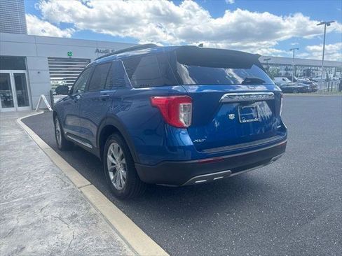Used 2021 Ford Explorer XLT w/ Equipment Group 202A AWD/4WD image 49