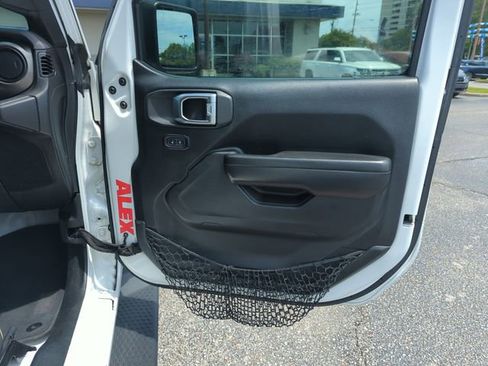 Used 2018 Jeep Wrangler Unlimited Sport S AWD/4WD image 31
