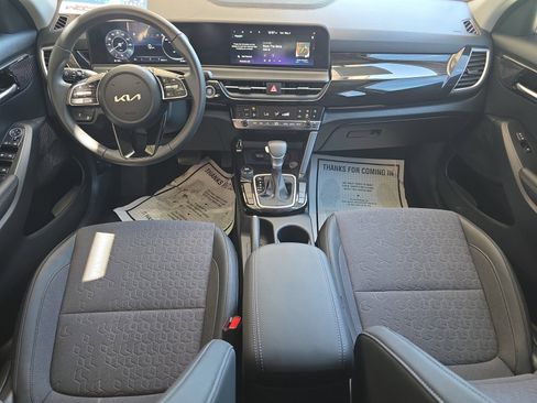 Used 2024 Kia Seltos S FWD image 2