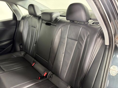 Used 2019 Audi A4 2.0T Premium image 22