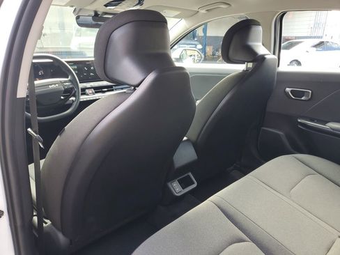 Used 2025 Kia K4 LXS image 12