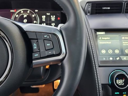 Used 2023 Jaguar F-TYPE Coupe image 31